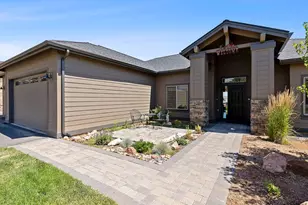 2213 NE Bunchgrass Ct, Madras, OR 97741 - Photo 1