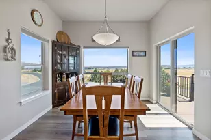 2213 NE Bunchgrass Ct, Madras, OR 97741 - Photo 8