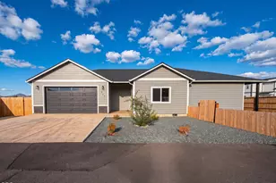 465 Arnos St, Talent, OR 97540 - Photo 1
