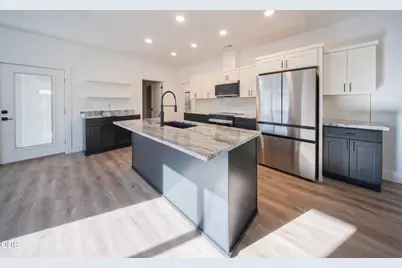 465 Arnos Street, Talent, OR 97540 - Photo 4