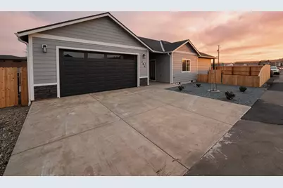 465 Arnos Street, Talent, OR 97540 - Photo 2