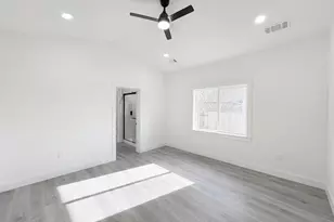 465 Arnos St, Talent, OR 97540 - Photo 8