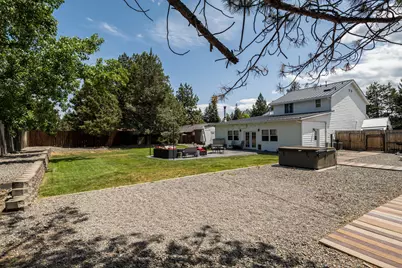 61585 E Lake Drive, Bend, OR 97702 - Photo 40