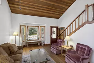 61585 E Lake Dr, Bend, OR 97702 - Photo 8