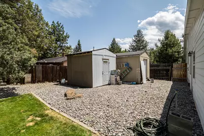 61585 E Lake Drive, Bend, OR 97702 - Photo 38