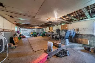 273 Theo Dr, Talent, OR 97540 - Photo 36