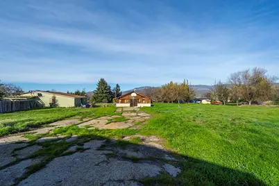 273 Theo Drive, Talent, OR 97540 - Photo 38