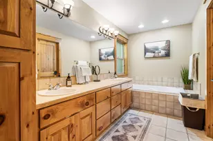 18189 Oregon Loop, Sunriver, OR 97707 - Photo 20