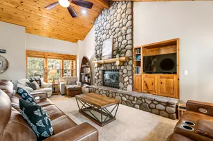 18189 Oregon Loop, Sunriver, OR 97707 - Photo 2