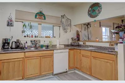 903 W 11th Street, Medford, OR 97501 - Photo 10