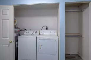 903 W 11th St, Medford, OR 97501 - Photo 40