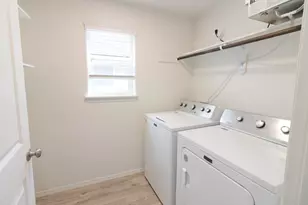 3288 NW 10th St, Redmond, OR 97756 - Photo 12