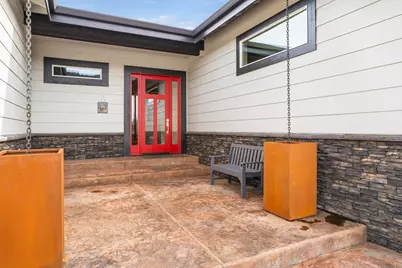 1203 Highland View Loop, Redmond, OR 97756 - Photo 4