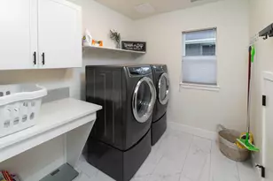 61145 SE Wagyu Dr, Bend, OR 97702 - Photo 14