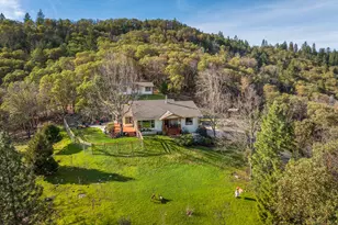 160 Wallace Ln, Grants Pass, OR 97527 - Photo 4