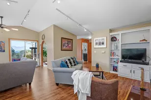 160 Wallace Ln, Grants Pass, OR 97527 - Photo 4