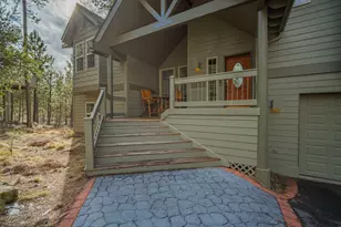 57731 Wallowa Ln, Sunriver, OR 97707 - Photo 2