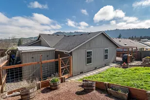 380 SE Sunnyside Dr, Winston, OR 97496 - Photo 26