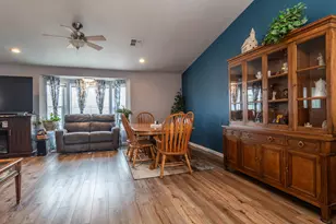 380 SE Sunnyside Dr, Winston, OR 97496 - Photo 8