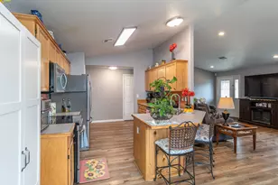 380 SE Sunnyside Dr, Winston, OR 97496 - Photo 10