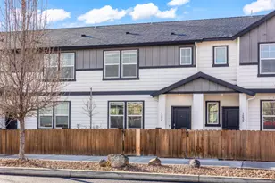 1226 NW Upas Pl, Redmond, OR 97756 - Photo 2