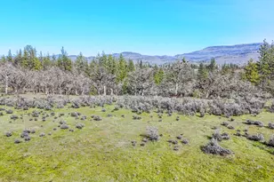 506 Greenleaf Dr, Eagle Point, OR 97524 - Photo 1