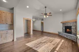 10103 Juniper Glen Cir, Redmond, OR 97756 - Photo 6