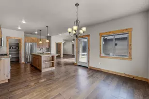 10103 Juniper Glen Cir, Redmond, OR 97756 - Photo 8