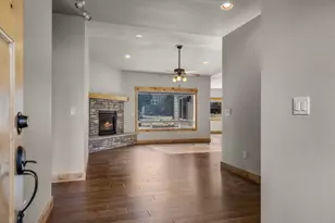 10103 Juniper Glen Cir, Redmond, OR 97756 - Photo 4