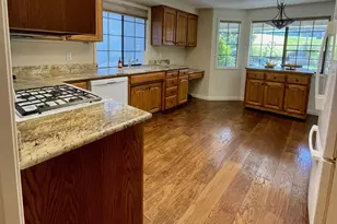 2446 Heritage Way, Medford, OR 97504 - Photo 18