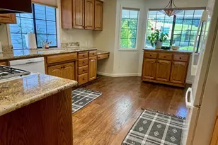 2446 Heritage Way, Medford, OR 97504 - Photo 18