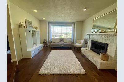 2446 Heritage Way, Medford, OR 97504 - Photo 4