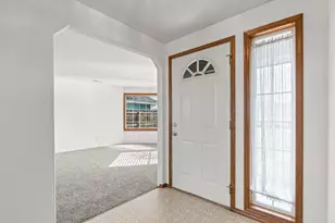 278 Sparrow Way, Medford, OR 97501 - Photo 6