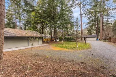 450 Whispering Pines Lane, Grants Pass, OR 97527 - Photo 30
