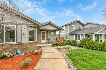 1620 Edgevale Avenue, Medford, OR 97504 - Photo 2