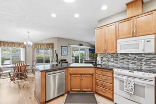 1620 Edgevale Ave, Medford, OR 97504 - Photo 10