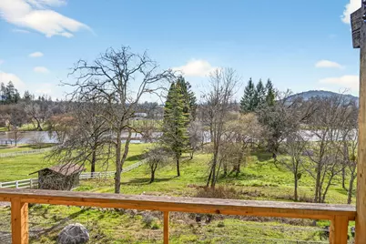 1583 Highway 234, Eagle Point, OR 97524 - Photo 2