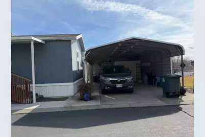 450 SW Roosevelt Street #1, Madras, OR 97741 - Photo 2