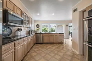 525 Mesa Dr, Klamath Falls, OR 97601 - Photo 16