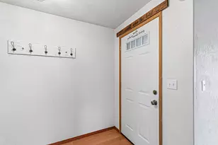 1813 Cascadia Cir, Medford, OR 97504 - Photo 14