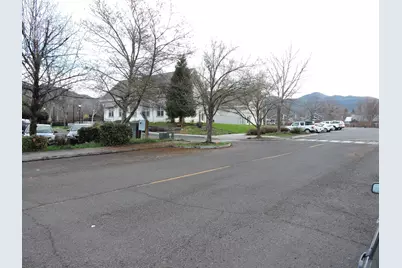 102 Home Street, Talent, OR 97540 - Photo 4