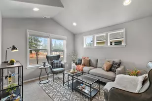 2825 NW Sterling Dr, Redmond, OR 97756 - Photo 1