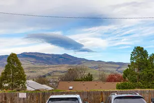 381 Glenn St, Ashland, OR 97520 - Photo 1