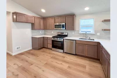 2830 NW Sterling Drive, Redmond, OR 97756 - Photo 4