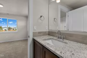 2684 NW 28th St, Redmond, OR 97756 - Photo 14