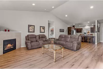 591 SW Cassidy Avenue, Madras, OR 97741 - Photo 8