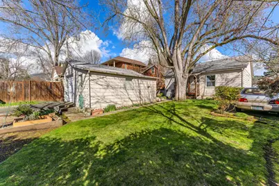 414 NE 11th Street, Grants Pass, OR 97526 - Photo 20