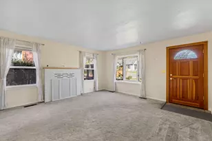 414 NE 11th St, Grants Pass, OR 97526 - Photo 4