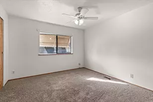 4624 S Pacific Hwy, Phoenix, OR 97535 - Photo 24