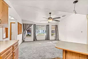 4624 S Pacific Hwy, Phoenix, OR 97535 - Photo 16